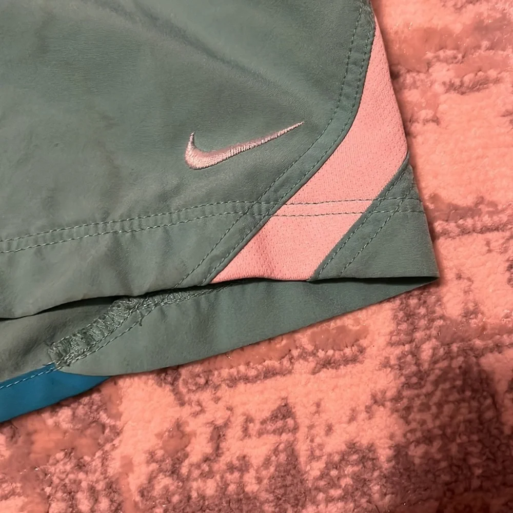 Turquoise WOMENS nike sports shorts - Picture 2 of 4